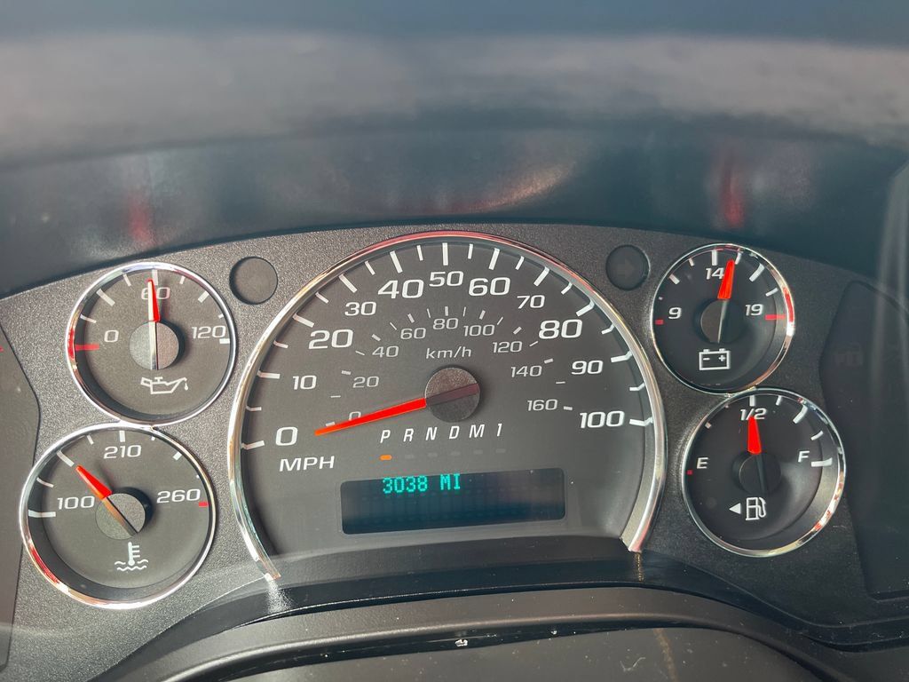 Used 2024 GMC Savana 2500 w/ Driver Convenience Package RWD image 19