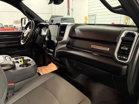 Certified 2024 RAM 2500 Big Horn w/ Night Edition AWD/4WD image 7