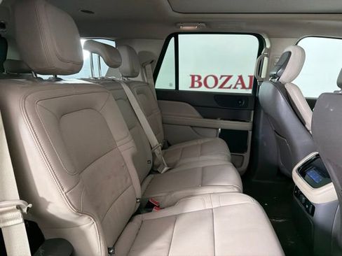 Certified 2023 Lincoln Navigator 4WD image 18