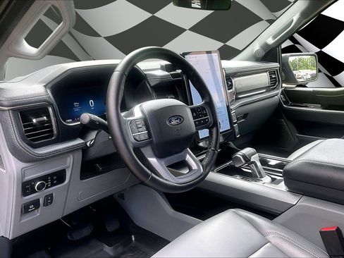 Used 2025 Ford F150 Lightning Flash AWD/4WD image 13