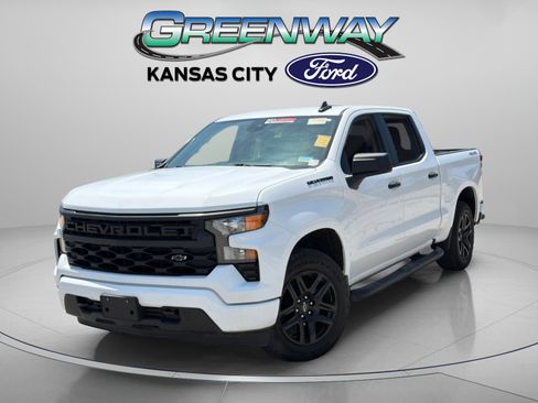 Used 2024 Chevrolet Silverado 1500 Custom w/ Turbomax Blackout Package AWD/4WD image 4