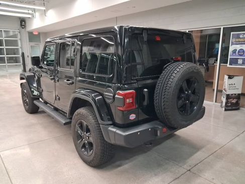 Used 2023 Jeep Wrangler Unlimited Sahara AWD/4WD image 5
