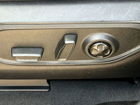 Used 2024 Jeep Grand Cherokee L Limited w/ Luxury Tech Group II image 21