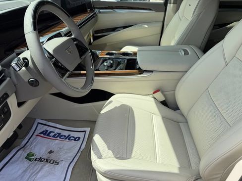 New 2026 Cadillac Escalade ESV Platinum Sport AWD/4WD image 11