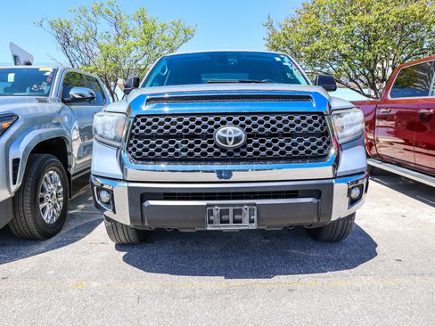 Used 2020 Toyota Tundra SR5 w/ SR5 Leather Package image 4
