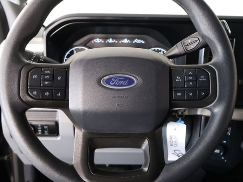 Used 2023 Ford F250 XL w/ STX Appearance Package AWD/4WD image 3