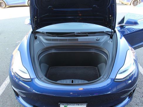 Used 2018 Tesla Model 3 Long Range image 32