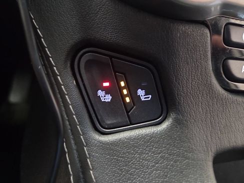 Used 2015 Chevrolet Suburban LT AWD/4WD image 18