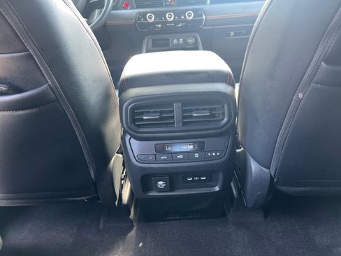 Used 2025 Honda Pilot TrailSport image 30