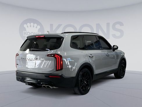 Used 2022 Kia Telluride EX w/ EX Premium Package image 16