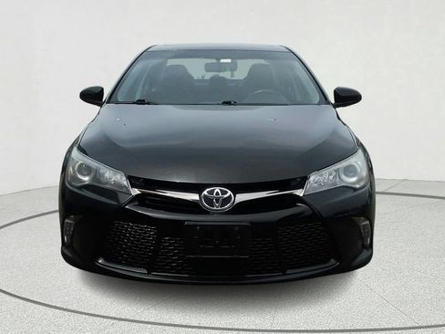 Used 2016 Toyota Camry XSE w/ Moonroof Package FWD image 2
