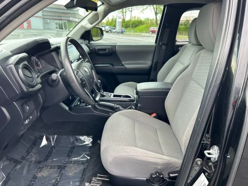 Certified 2022 Toyota Tacoma SR AWD/4WD image 18