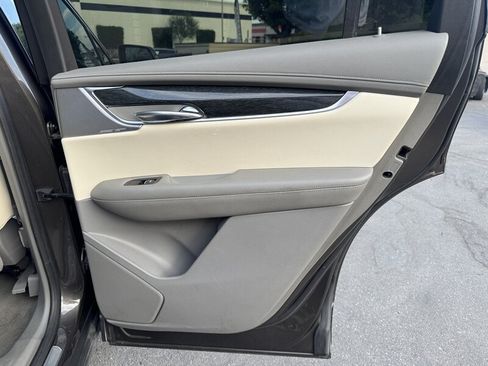 Used 2020 Cadillac XT6 Premium Luxury AWD/4WD image 39