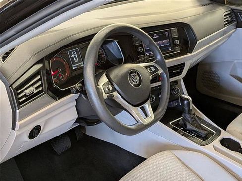 Used 2019 Volkswagen Jetta FWD image 10