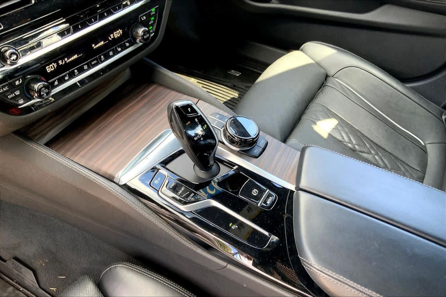 Used 2021 BMW M550i xDrive w/ Executive Package AWD/4WD image 17