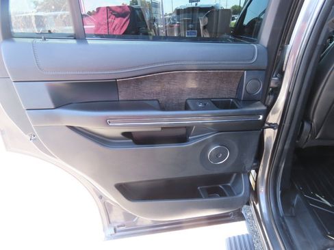 Used 2020 Ford Expedition Limited w/ Equipment Group 301A RWD image 20