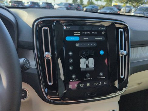 New 2026 Volvo XC40 B5 Ultra w/ Protection Package Premier image 21