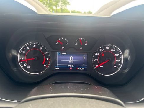 Used 2022 Chevrolet Camaro LT RWD image 17