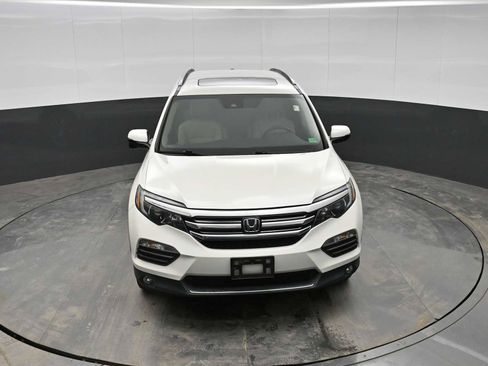 Used 2018 Honda Pilot Touring image 24
