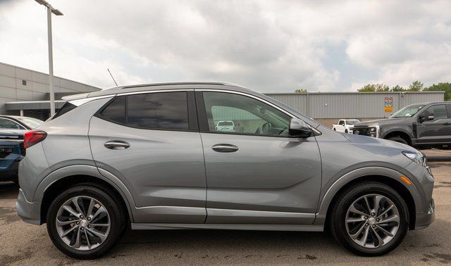 Used 2023 Buick Encore GX Select w/ Sport Touring Package FWD image 6