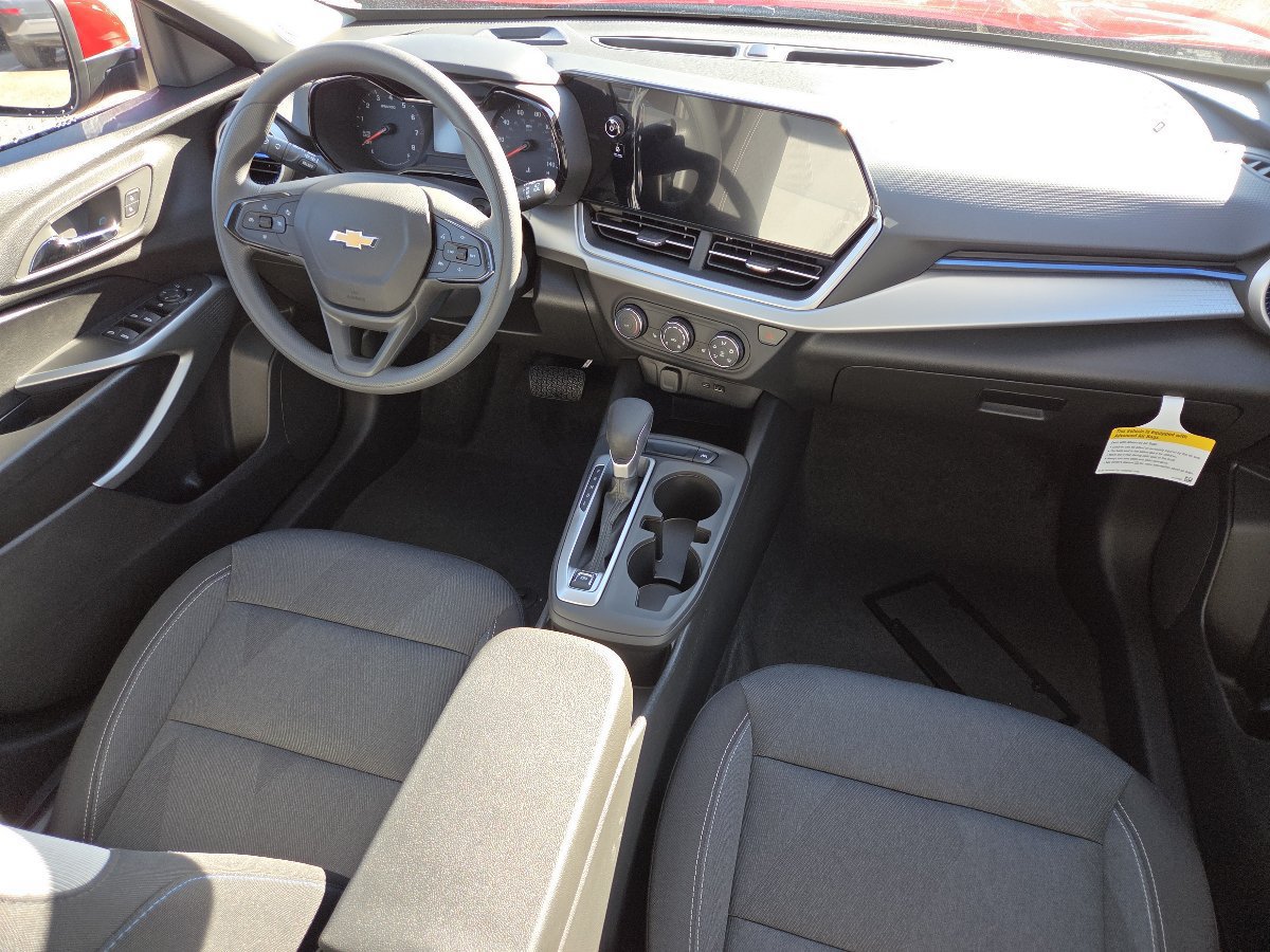 New 2026 Chevrolet Trax LS w/ LS Convenience Package FWD image 24