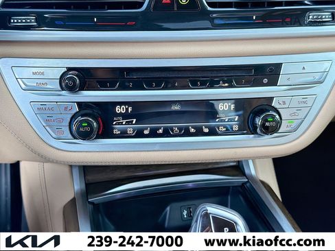 Used 2018 BMW 750i xDrive image 31