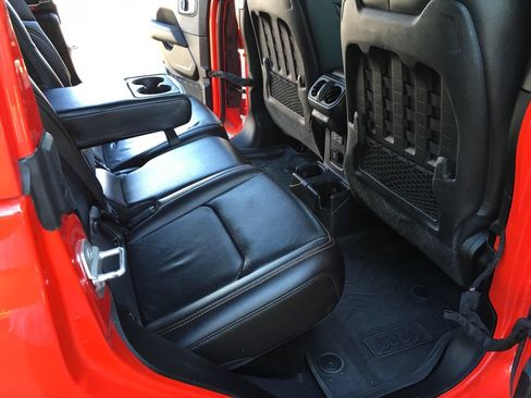 Used 2021 Jeep Gladiator Mojave AWD/4WD image 28