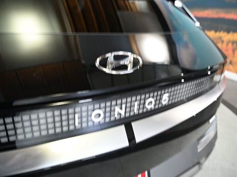 Used 2024 Hyundai Ioniq 5 Limited image 14