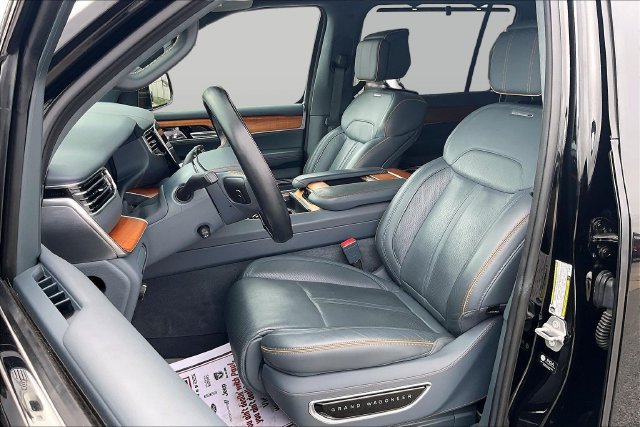 Used 2022 Jeep Grand Wagoneer Series II AWD/4WD image 27