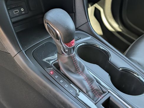 Certified 2022 Chevrolet Equinox RS w/ RS Leather Package FWD image 20