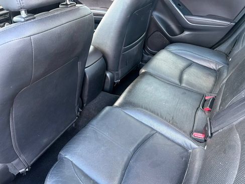 Used 2018 MAZDA MAZDA3 Grand Touring w/ Premium Equipment Package FWD image 11