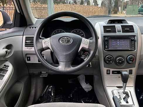 Used 2013 Toyota Corolla LE w/ Premium Pkg image 17