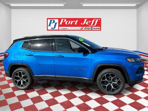 Used 2025 Jeep Compass Limited w/ Sun & Sound Group image 3