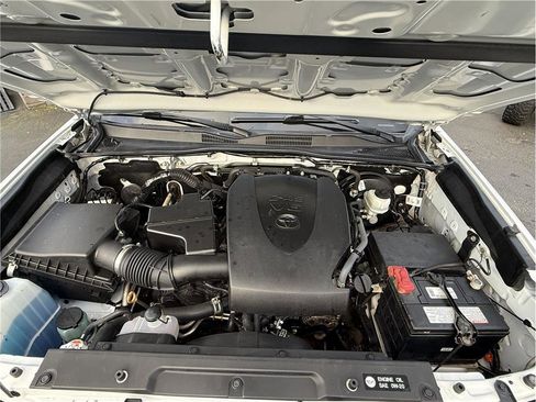 Used 2019 Toyota Tacoma SR w/ SR Convenience Package image 27