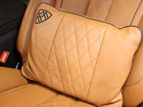 Used 2019 Mercedes-Benz Maybach S 560 4MATIC image 64
