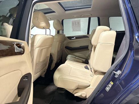 Used 2019 Mercedes-Benz GLS 450 4MATIC image 24