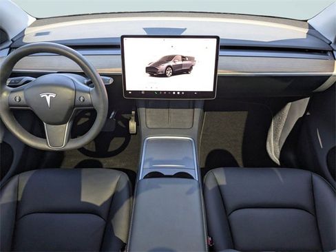 Used 2023 Tesla Model Y Long Range image 14