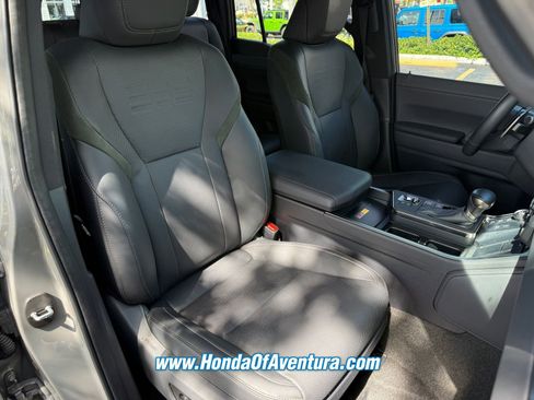 Used 2024 Lexus GX 550 AWD/4WD image 9