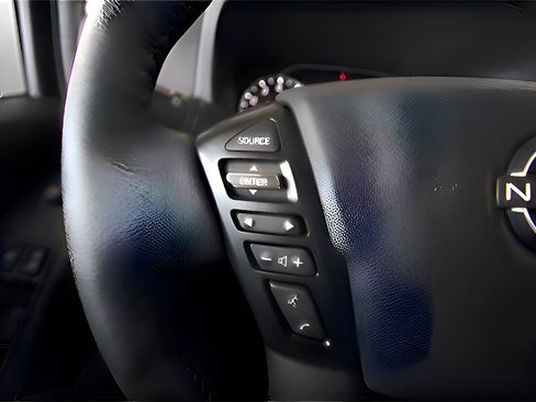 Used 2024 Nissan Frontier SV w/ SV Convenience Package image 23