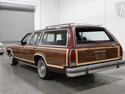 Used 1990 Ford LTD Country Squire image 26