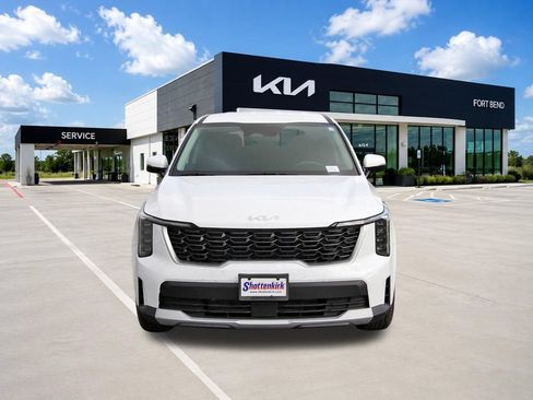 Certified 2026 Kia Sorento LX FWD image 2