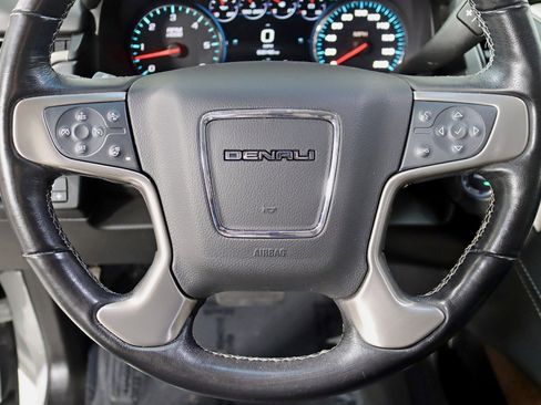 Used 2019 GMC Yukon Denali image 16