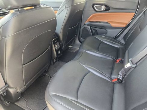 Used 2025 Jeep Compass Limited AWD/4WD image 38