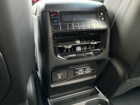 New 2025 Jeep Grand Cherokee L Altitude image 29