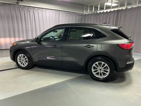 Used 2020 Ford Escape SE image 4