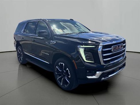 Used 2025 GMC Yukon Elevation w/ Elevation Premium Package AWD/4WD image 7