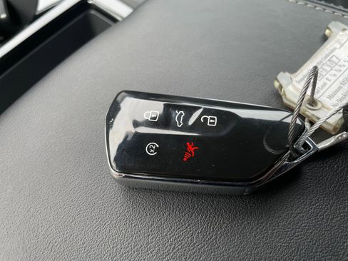 Used 2025 Volkswagen Atlas Cross Sport SE image 27