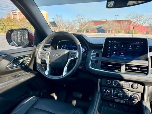 Used 2024 Chevrolet Tahoe Z71 w/ Luxury Package image 19