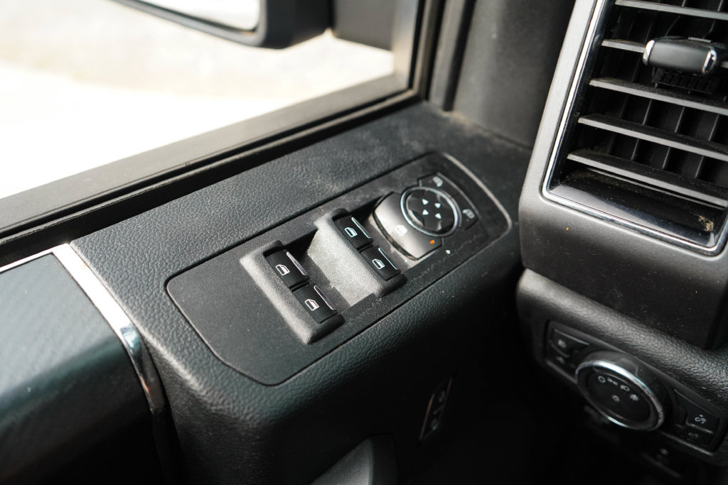 Used 2020 Ford F150 XLT w/ Equipment Group 302A Luxury AWD/4WD image 31