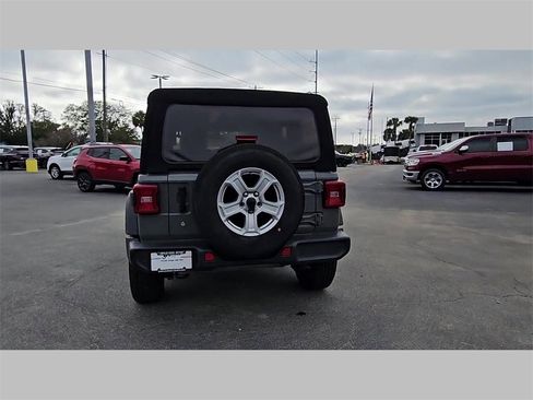 Used 2018 Jeep Wrangler Unlimited Sport S image 30
